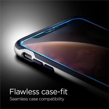 Szkło hartowane Spigen Glass FC z czarną ramką na iPhone X / XS / 11 Pro